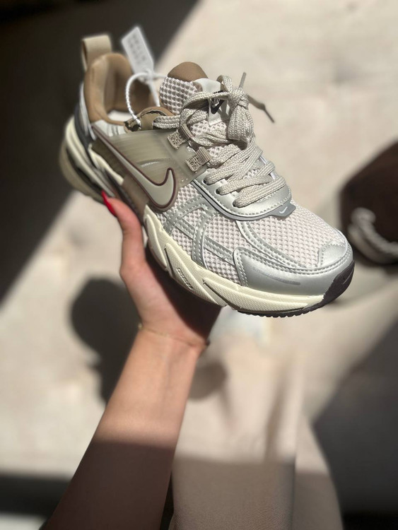 کتونی دخترانه نایک V2K قهواه ای