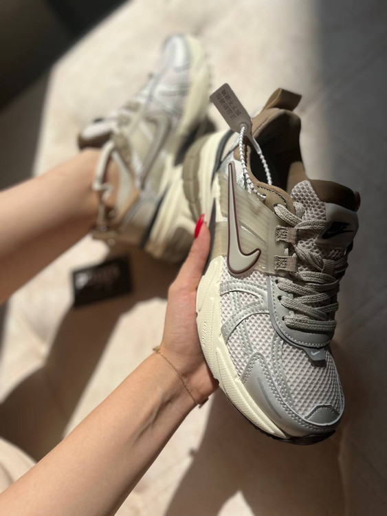 کتونی دخترانه نایک V2K قهواه ای