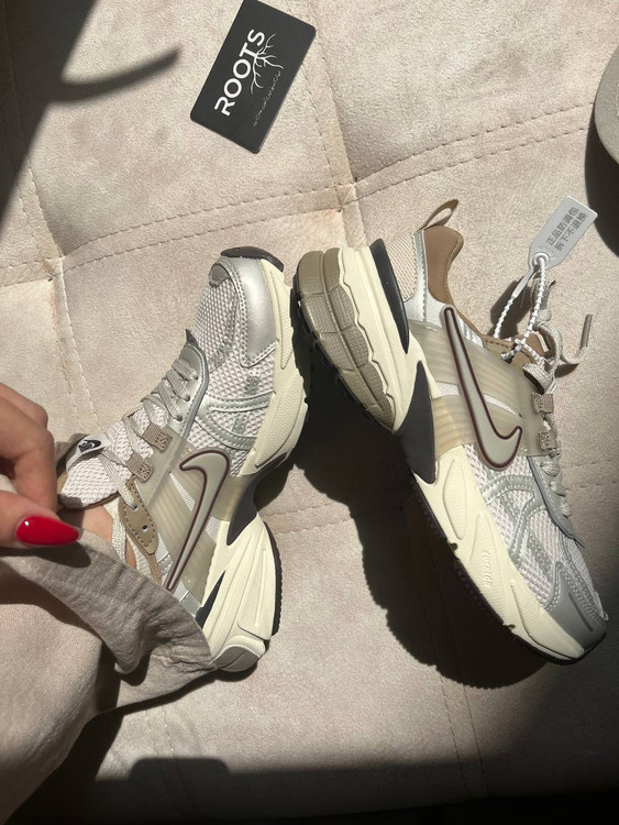 کتونی دخترانه نایک V2K قهواه ای