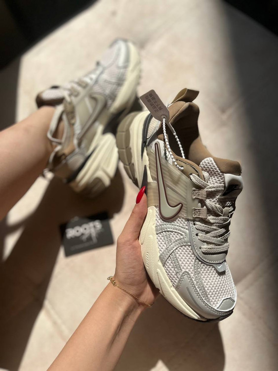 کتونی دخترانه نایک V2K قهواه ای