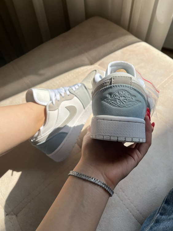 کتونی زنانه نایک جردن وارداتی سفید