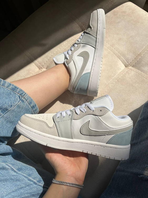 کتونی زنانه نایک جردن وارداتی سفید