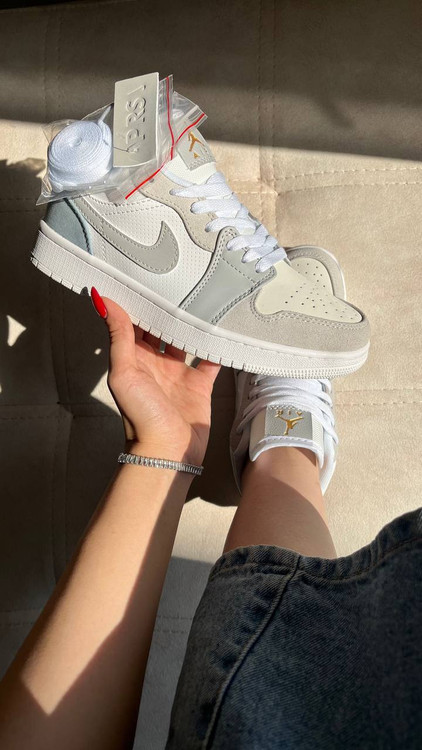 کتونی زنانه نایک جردن وارداتی سفید