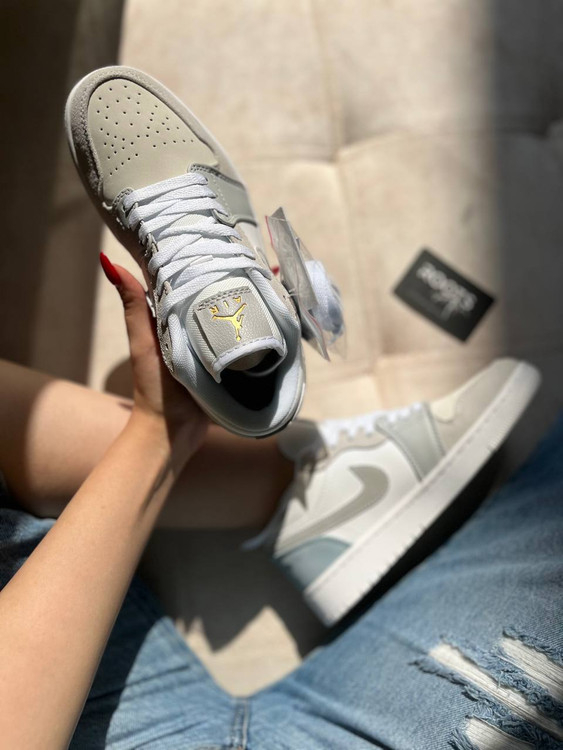 کتونی زنانه نایک جردن وارداتی سفید