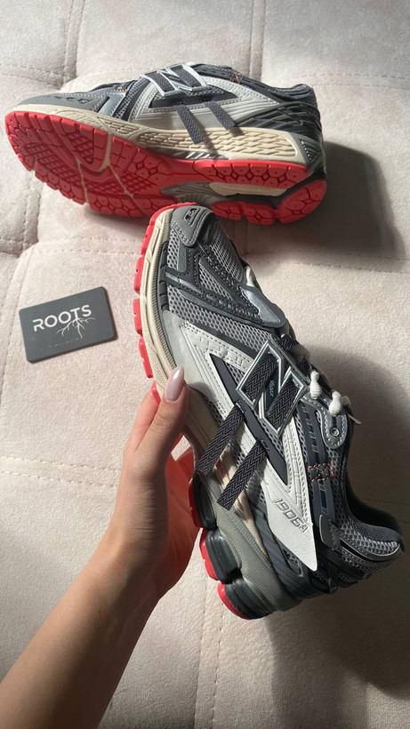 کتونی نیو بالانس