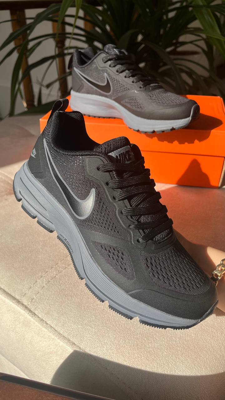 کتونی رانینگ مشکی نایک zoom سبک و راحت مردانه و زنانه