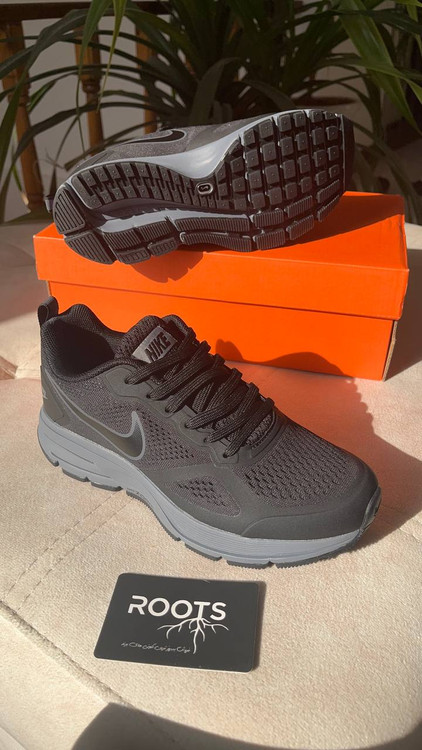 کتونی رانینگ مشکی نایک zoom سبک و راحت مردانه و زنانه