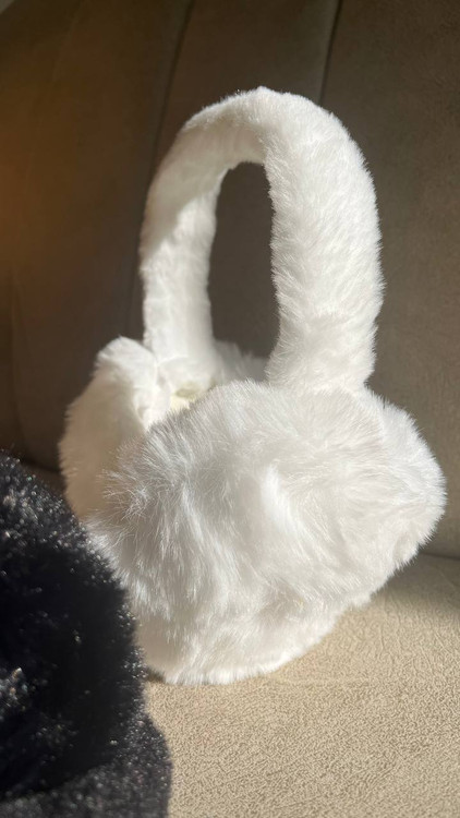 گوشگیر زمستانه ی پشمی رنگ سفید گرم و نرم