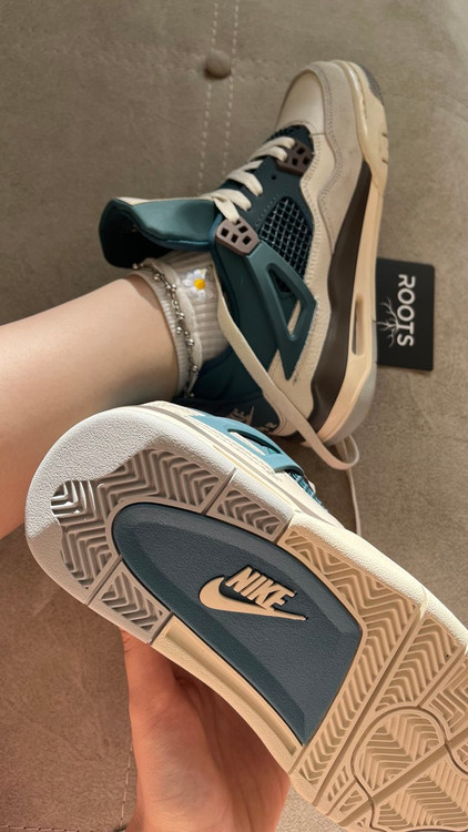 کتونی زنانه نایک جردن فور آکوا