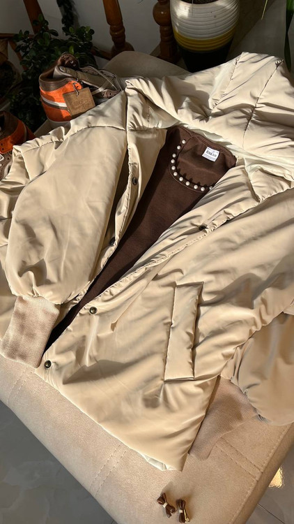 کاپشن زنانه کلاه دار آستین انگشتی دار شیری