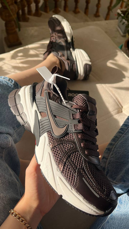 کتونی نایکی وی تو کی قهوه ای تیره