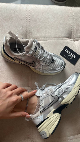 کتونی نایک V2K