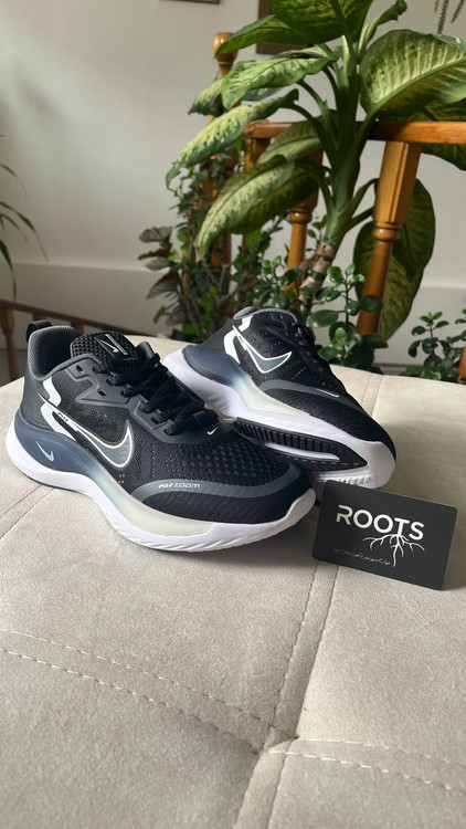 کتونی راننینگ مردانه مشکی زیره سفید