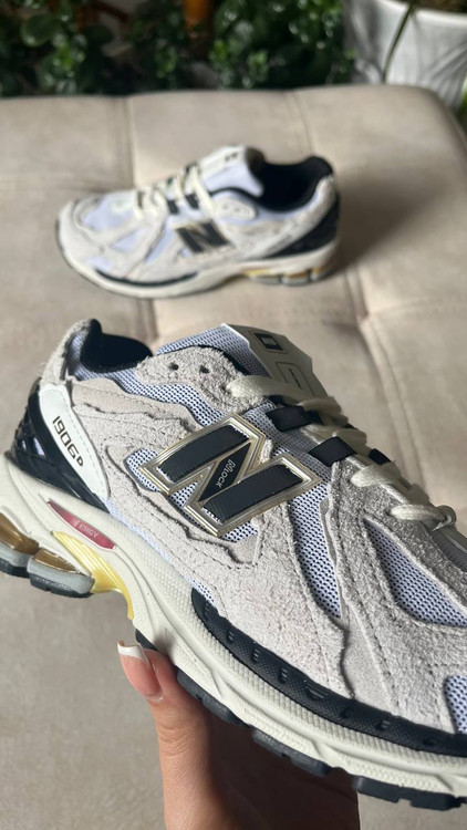 کتونی نیوبالانس رنگ طوسی