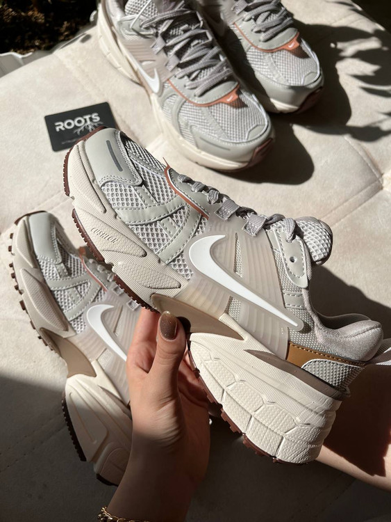 کتونی زنانه و مردانه V2K