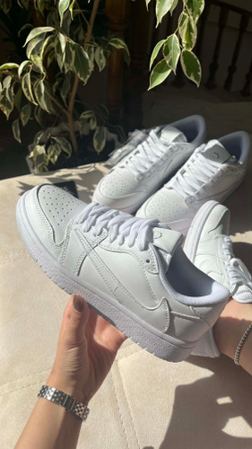 کتونی جردن تراویس مردانه و زنانه سفید